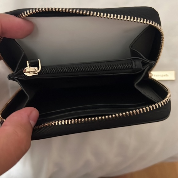 Kate Spade wallet - Picture 4 of 4